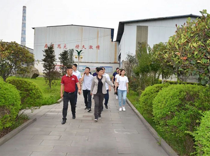 贵州省习水县经开区领导莅临球速体育首页玻璃考察