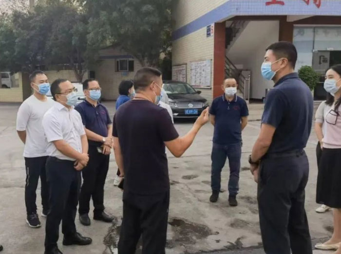 泸县县委书记肖刚一行莅临球速体育首页集团总部基地调研