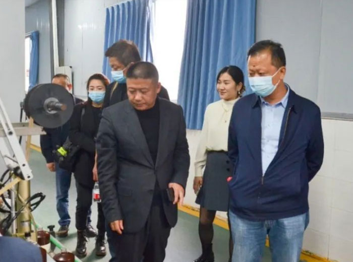 四川全兴酒业领导莅临球速体育首页玻璃集团交流